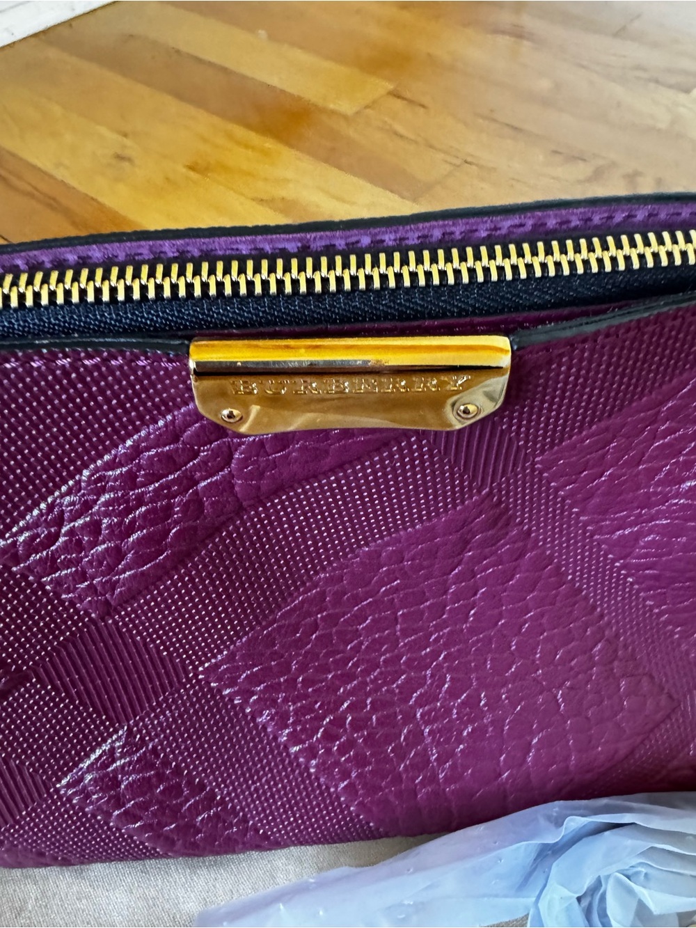 Burberry Grain Check Small Chichester Crossbody Bag - Picture 7 of 11